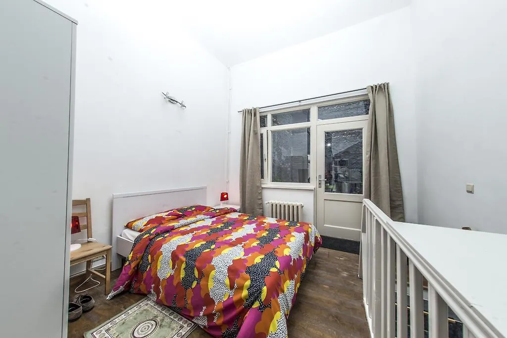 Rentbynight Aparthotel  Брюссель