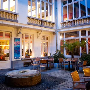  Hostal Hi Jacques Brel Bélgica