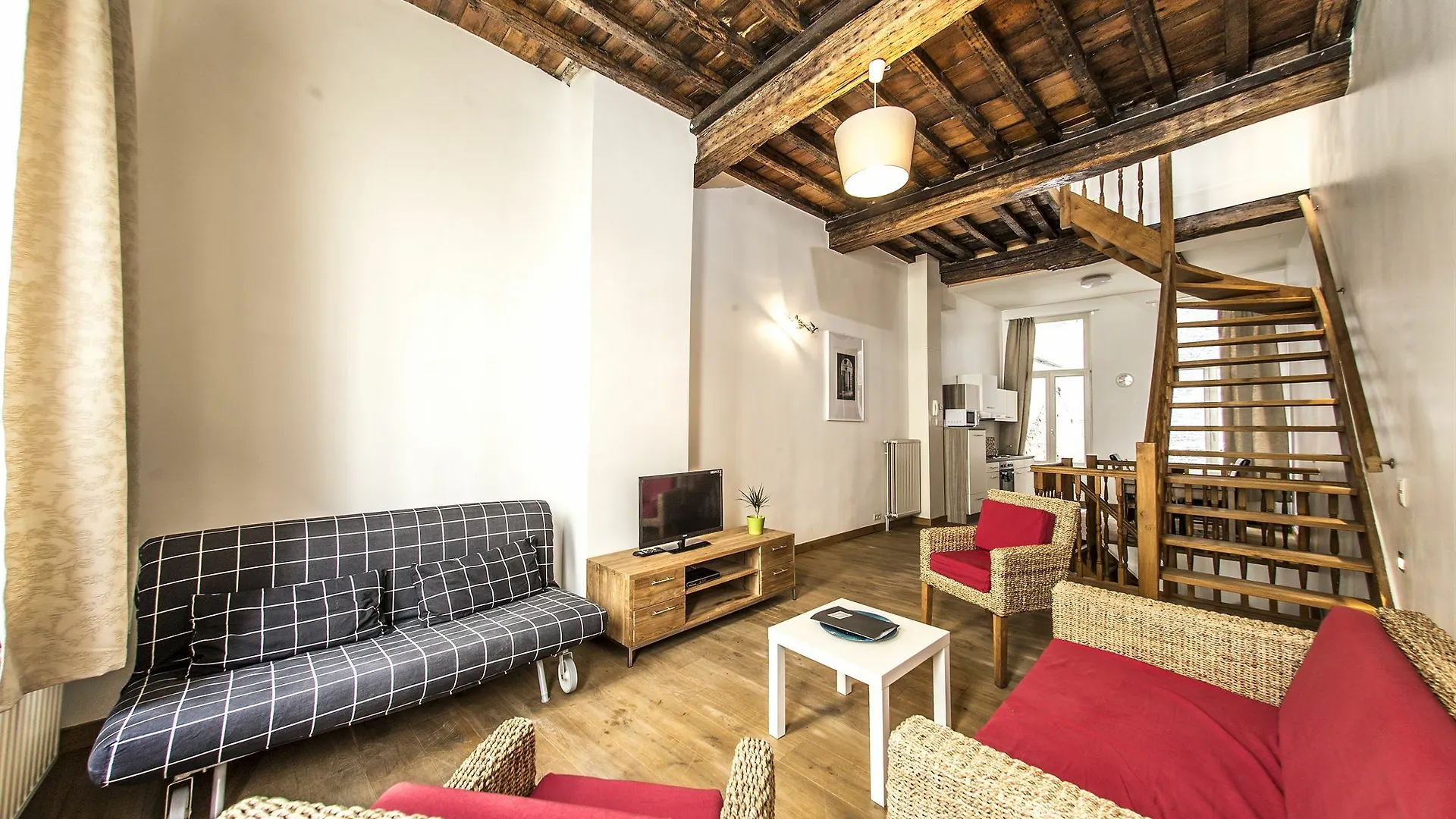 Rentbynight Aparthotel  Брюссель