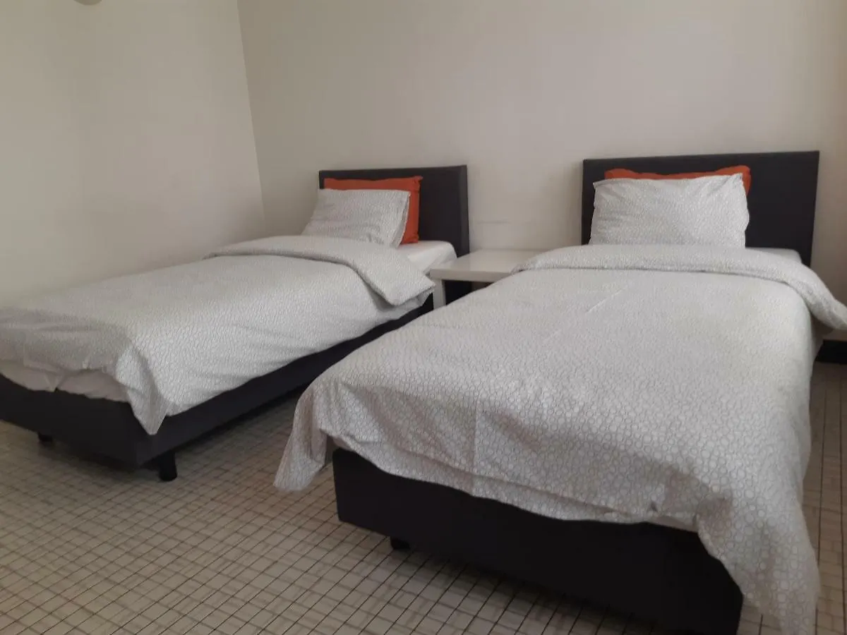 Rentbynight Aparthotel  Брюссель